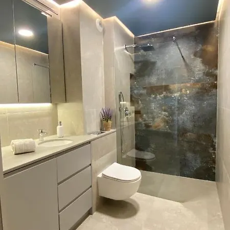 Grey House + Free Parking *