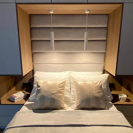 Grey House + Free Parking *