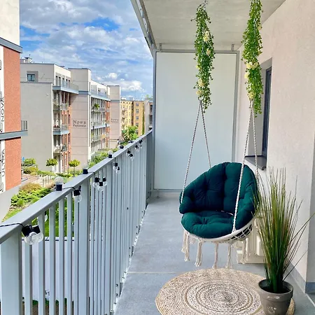 Grey House + Free Parking 브로츠와프