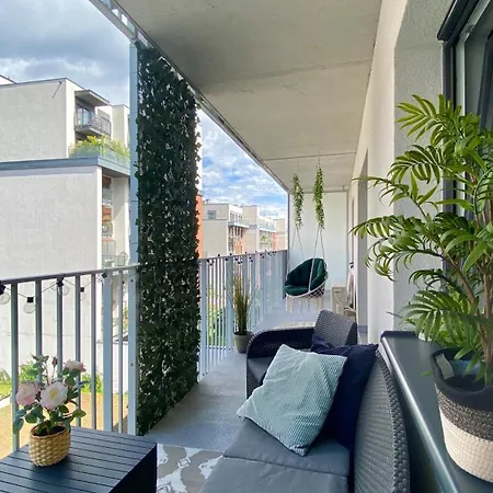 Grey House + Free Parking * 브로츠와프