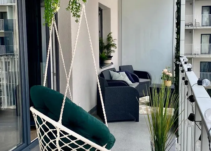 Grey House + Free Parking *